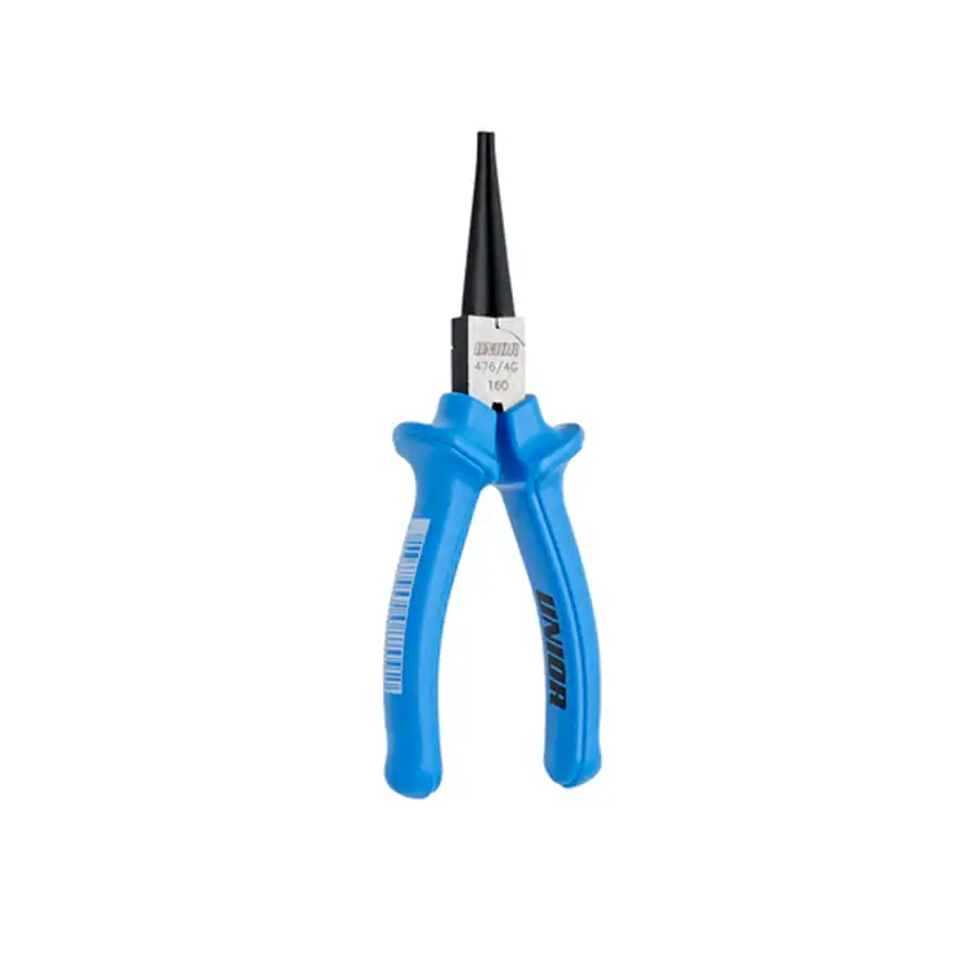 Длинногубцы с круглыми губками, изолированные..