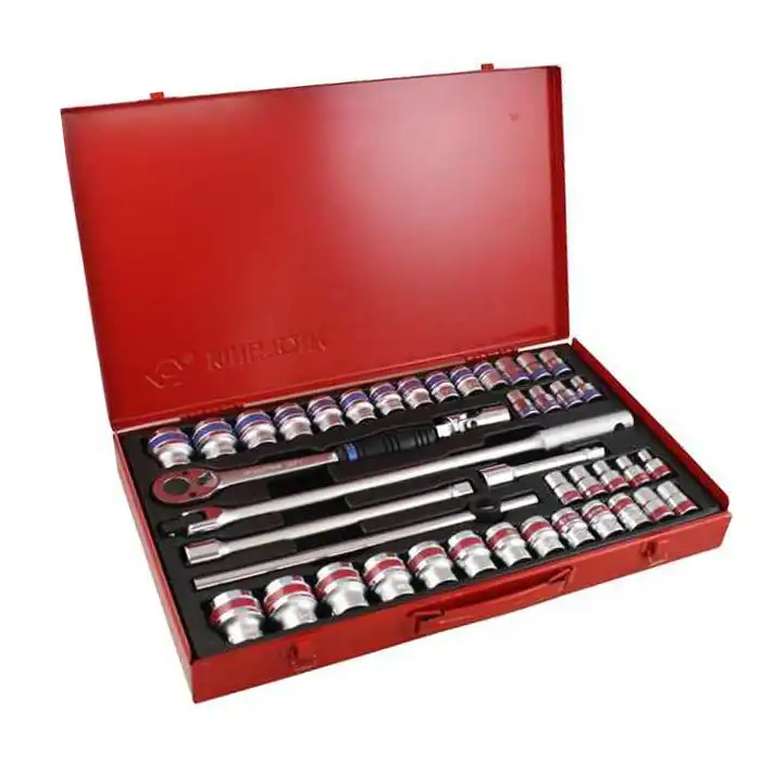 Набор головок и принадлежностей KIN..