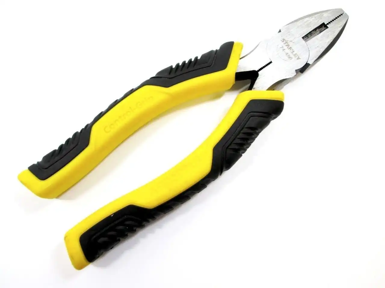 Плоскогубцы STANLEY DYNAGRIP 150 мм..